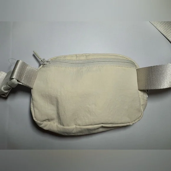 NWOT lululemon Everywhere Belt Bag White Opal 1L Unisex - Picture 5 of 8
